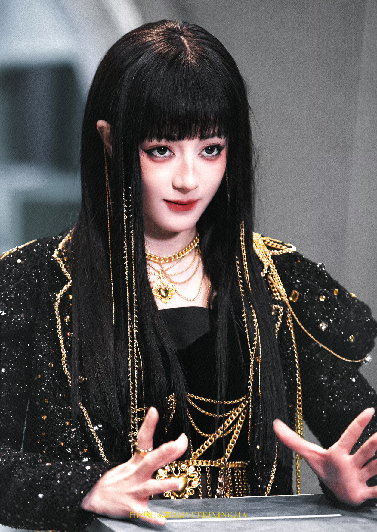 小恶魔与芭比好鲜明的对比 ​​​