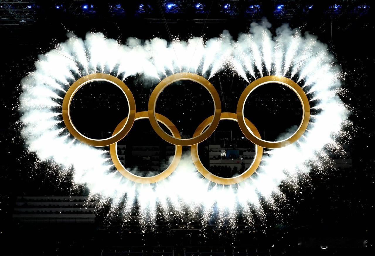 中国队以5金4银6铜结束米兰冬奥会。
奖牌总数15枚追平北京冬奥会。
创境外比赛