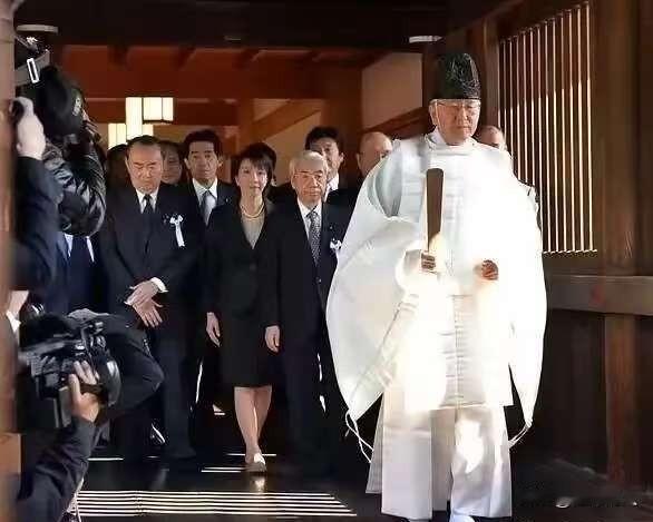 计划彻底落空！就在世界各国还在想高市早苗会不会参拜靖国神社的时候，却不想靖国神社