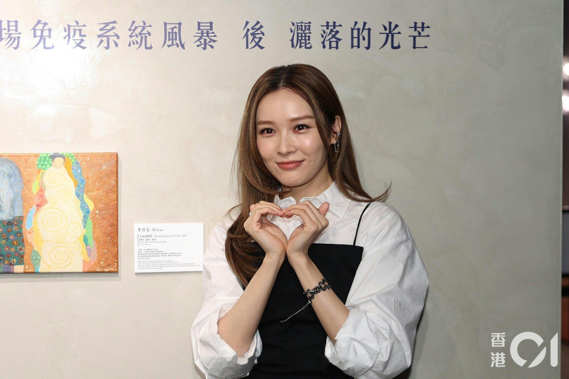 香港01：李佳芯自爆一个病每次拍剧都出事 4字回应《麻雀乐团》零奖项现年43岁的