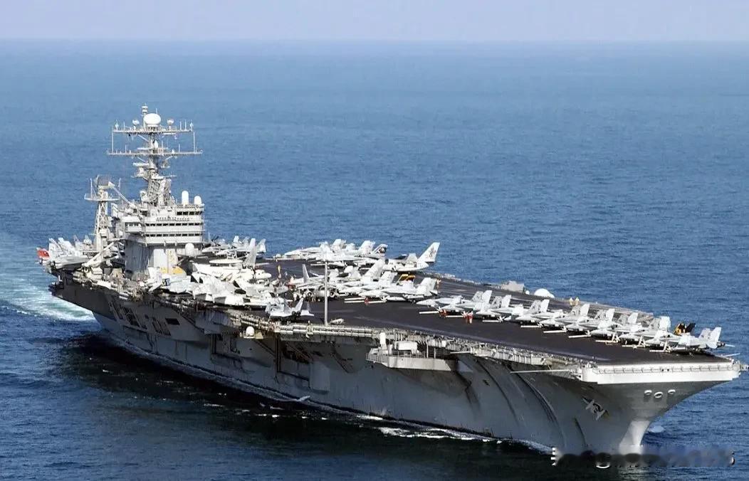 美国海军“亚伯拉罕·林肯”号航空母舰（CVN-72）刚刚被发现在马六甲海峡，其A