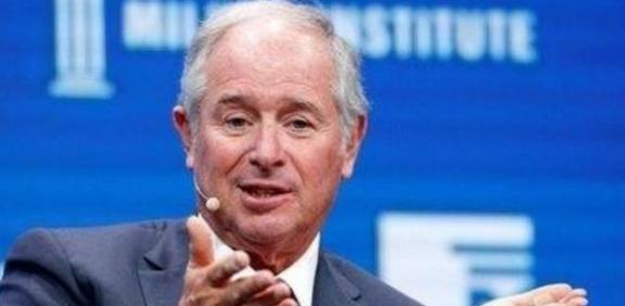 美国超级富豪苏世民，公开放话：“美国正在把中国逼成无法战胜的对手！”随后，他捐款