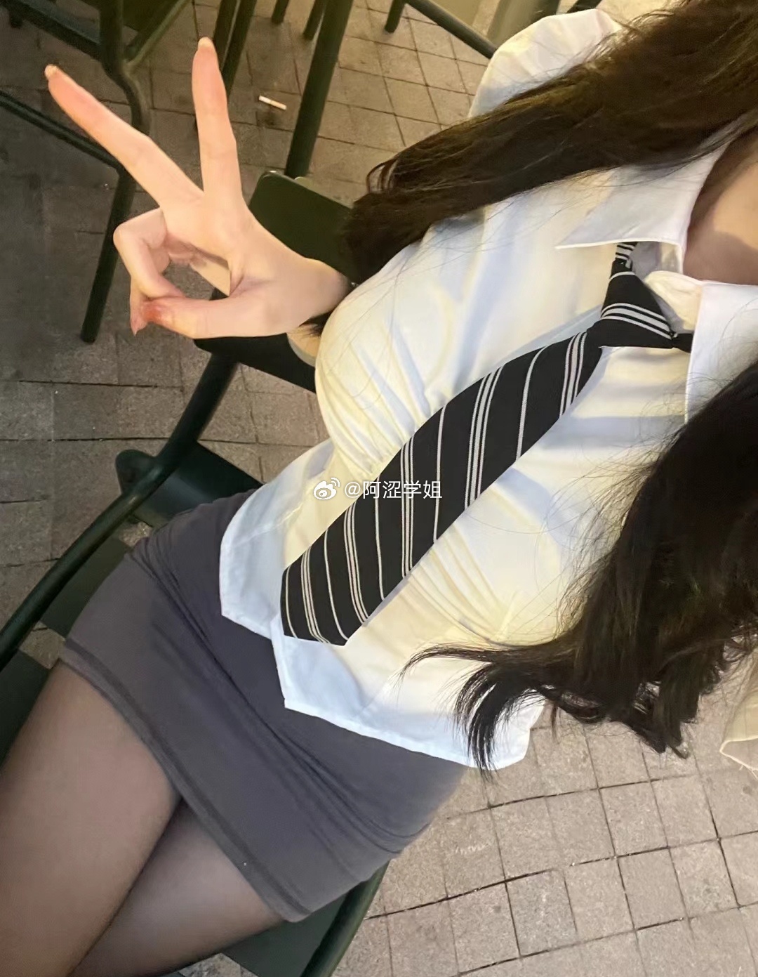 看看清晨的潮流穿搭[求关注][求关注] ​​​