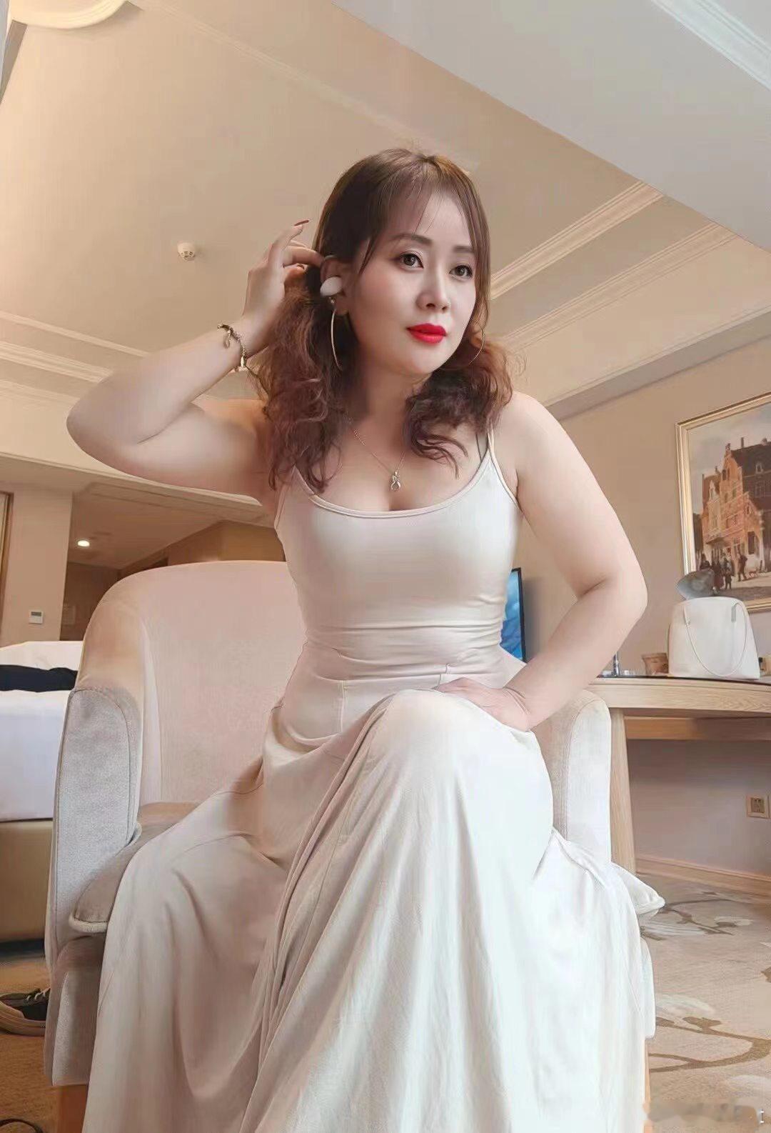 喜欢有点肉肉的阿姨吗？ ​​​