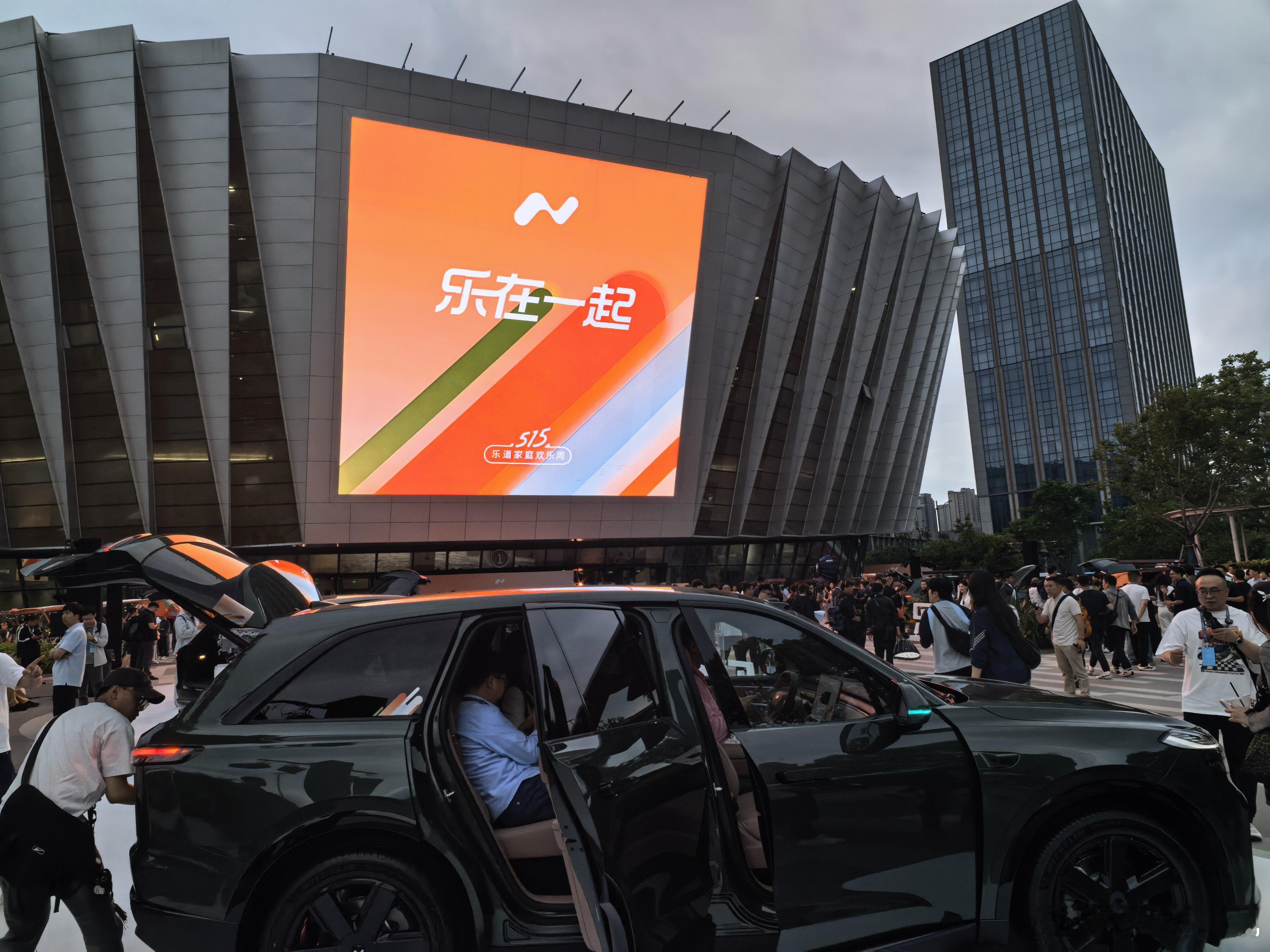 到了乐道l80双舱超级大五座蔚来汽车