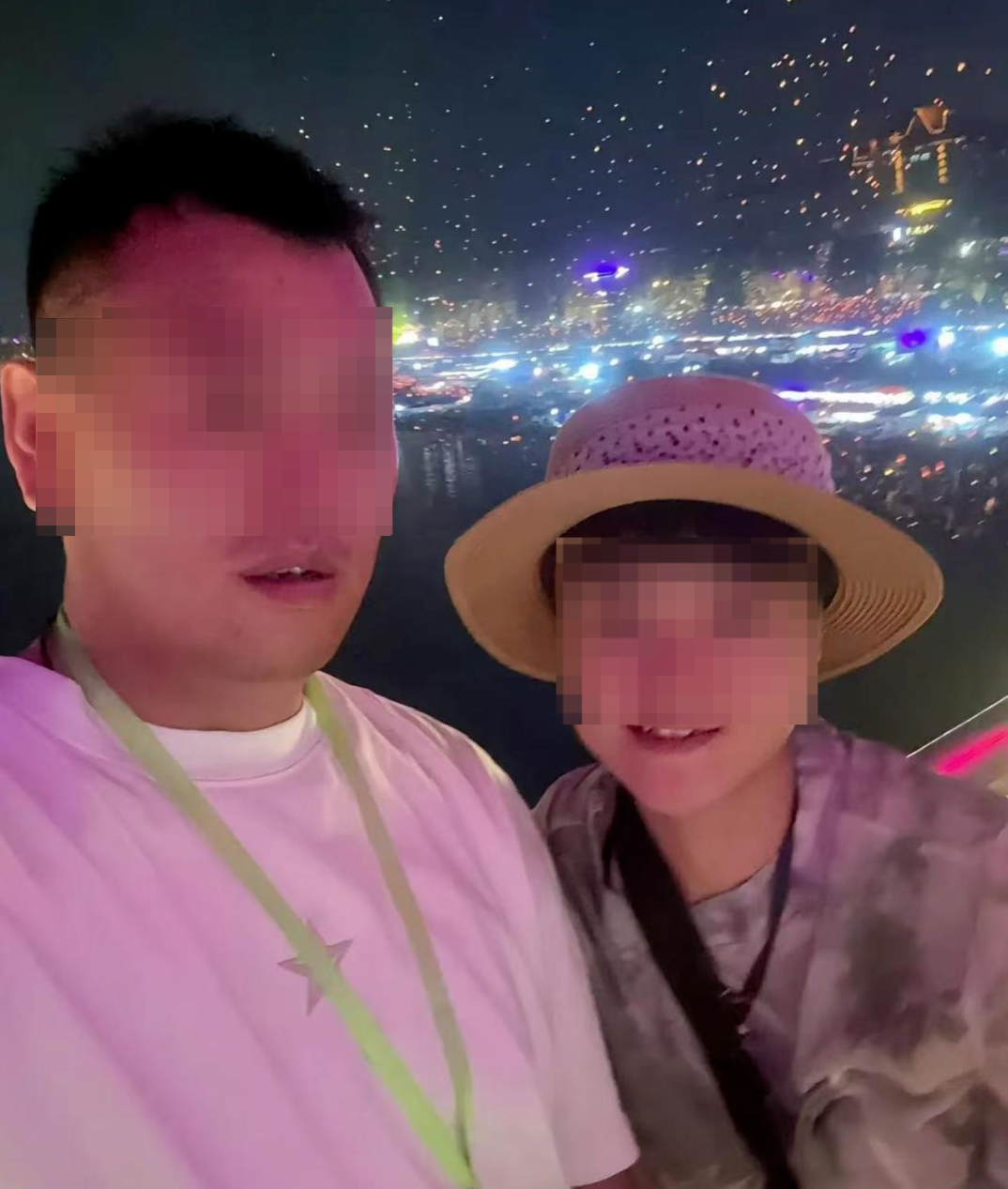 百万粉丝网红“曲靖某雄”被平台封号；其婚内出轨打赏女子，后被