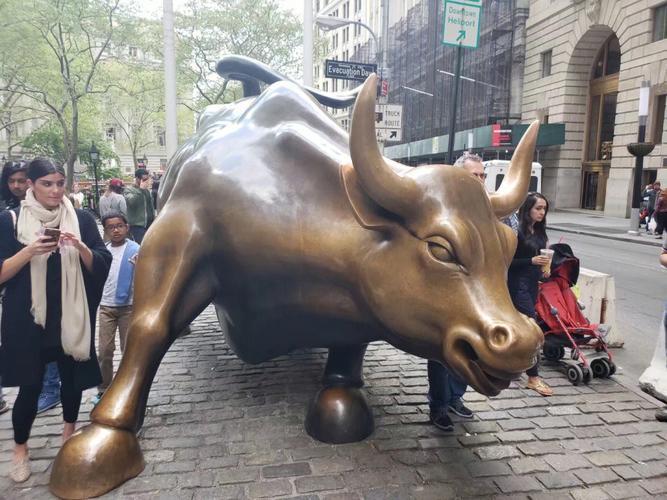证券投资基金：集合投资、专业管理、分散风险

哎，说起证券投资基金，我这脑子里立