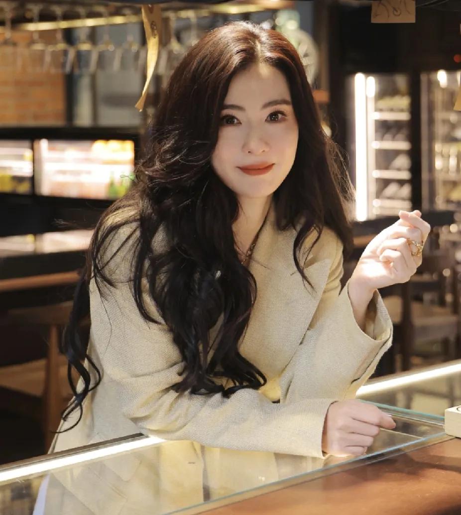 果然男人更懂男人，昨晚闲聊，我随口问老公：“是不是男人都喜欢张柏芝那种，长得美又