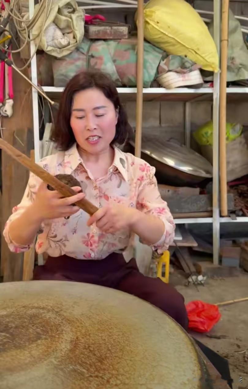 现在婆婆为了儿媳妇都这么卷了吗？
        丫妈为了儿媳妇拼了，不会烙煎饼