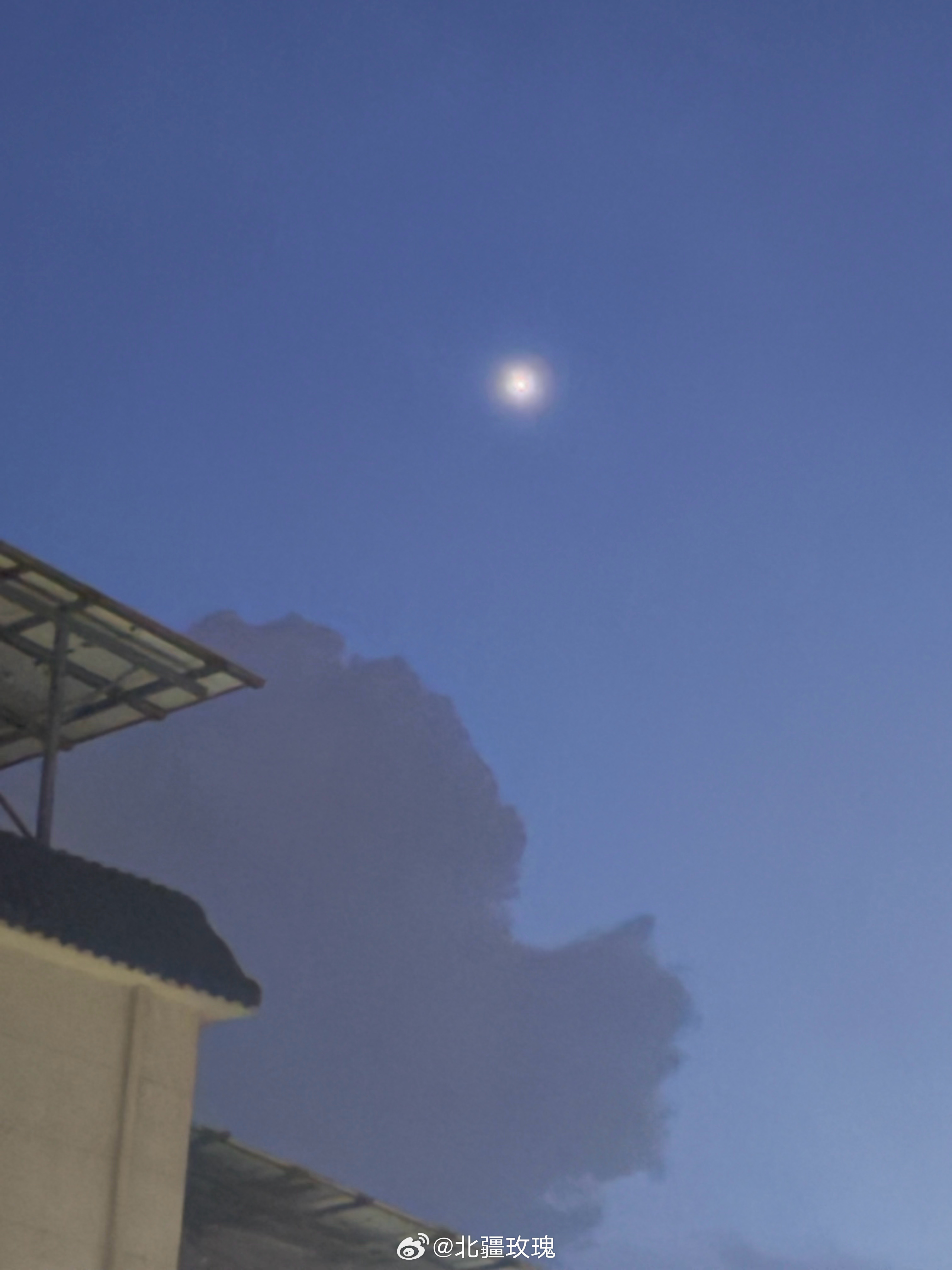 夜空中最亮的星⭐️被我拍成萤火虫了... 