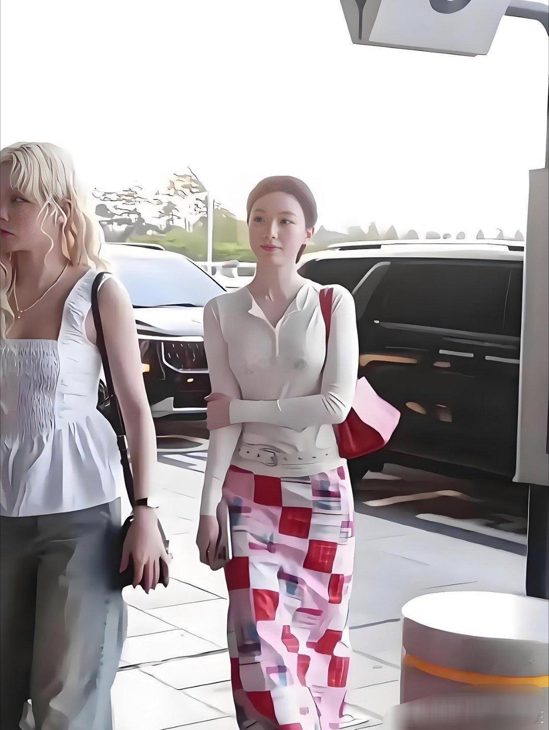 长得漂亮、演技也在线，却始终不温不火，到底差在哪？
 
娱乐圈里总有一类演员：颜