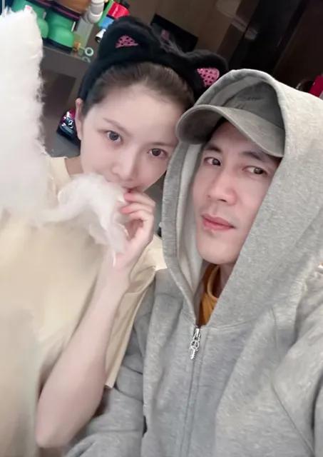 自从娶了媳妇儿就不花心了，自从娶了媳妇儿就收了心了，自从娶了媳妇儿就回归家庭了，