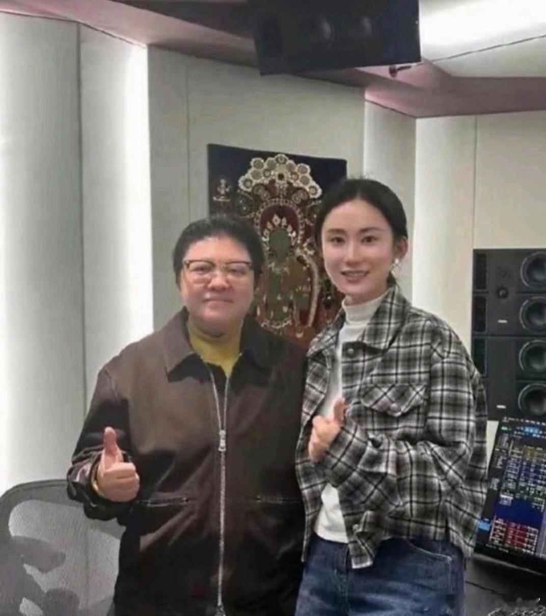 天呐！韩红瘦这么多，这变化简直太令人震惊了！ 