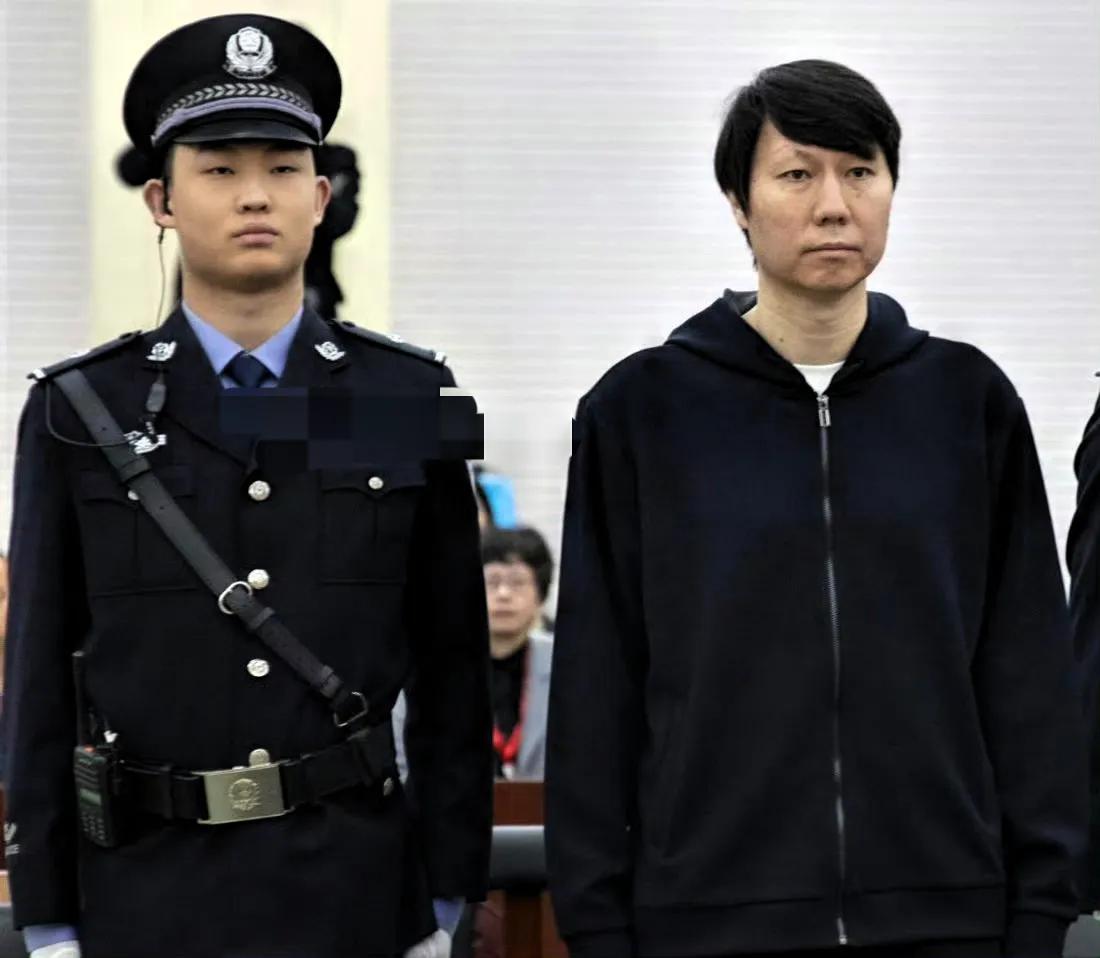 判了！判了！李铁目前已47岁，若服满刑期，也得60岁能出来，黄花菜都凉了。

李