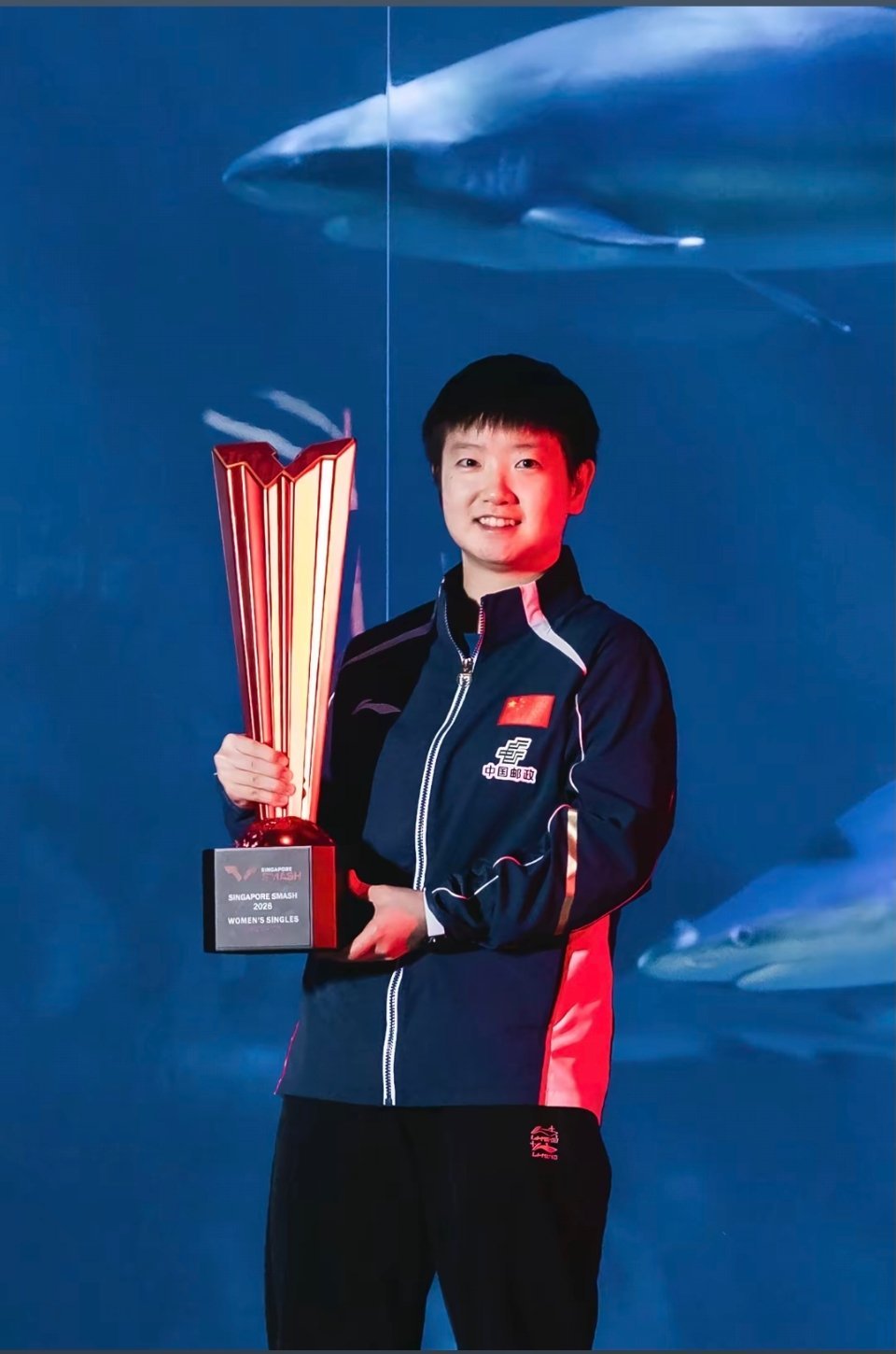 孙颖莎王楚钦新加坡冠军宣传照莎莎&鲨鲨 