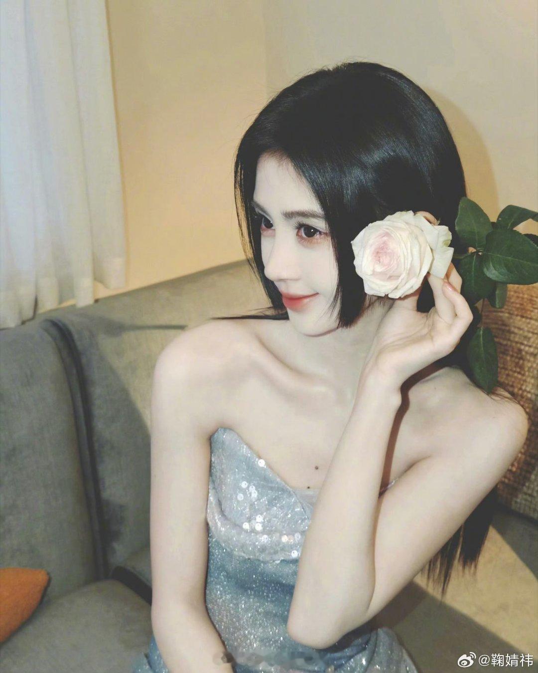 游泳先生 jjy鞠婧祎宋茶茶jjy鞠婧祎游泳先生“没有预兆没有理由，你占据我的漫