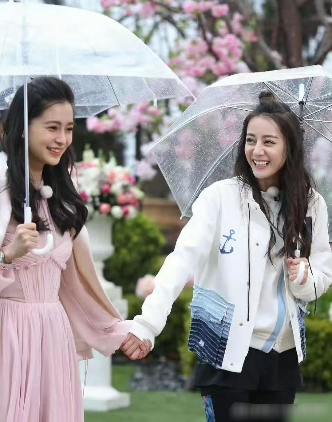 跑男不知道从什么时候开始变了。不仅变得没有竞技精神了还处处加滤镜，以前气血充足，