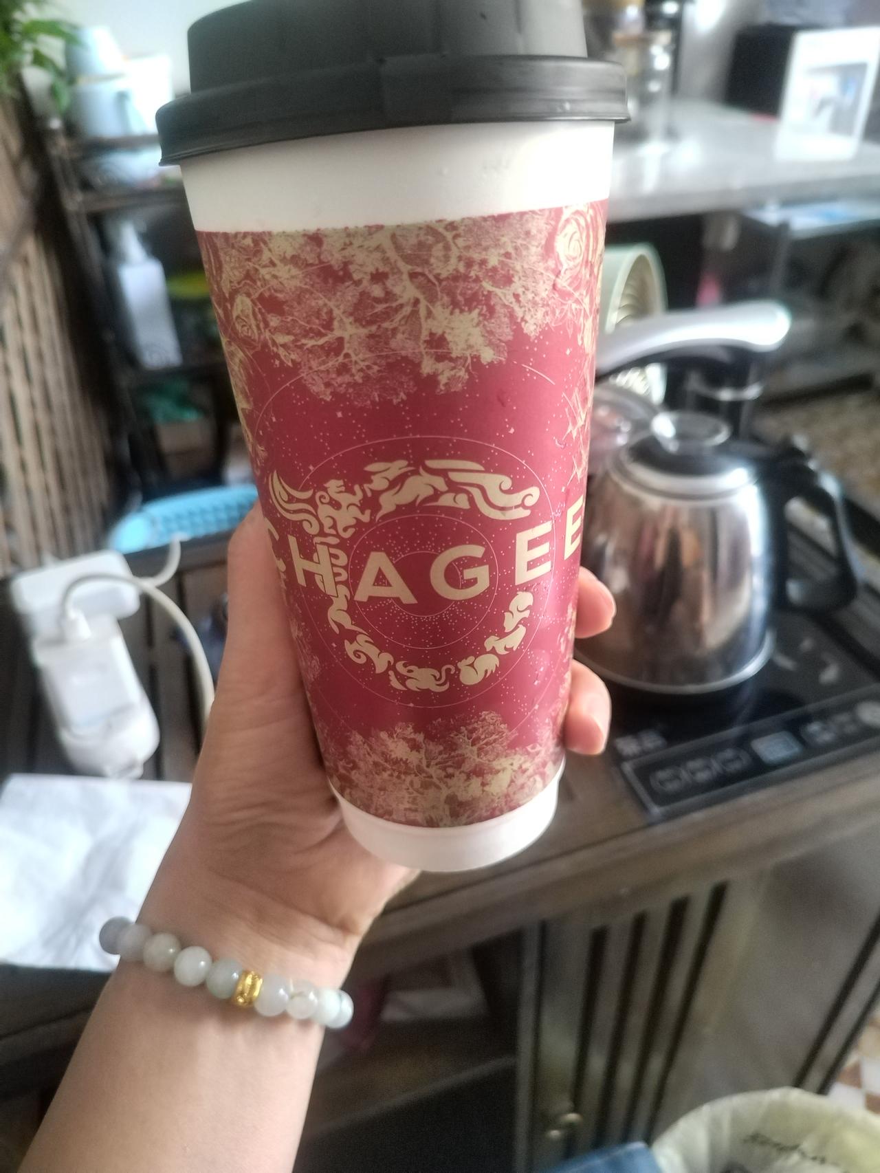 很多人以为，老了靠子女、靠存款、靠房子就能安稳度日，其实不然。真正能托住你晚年的