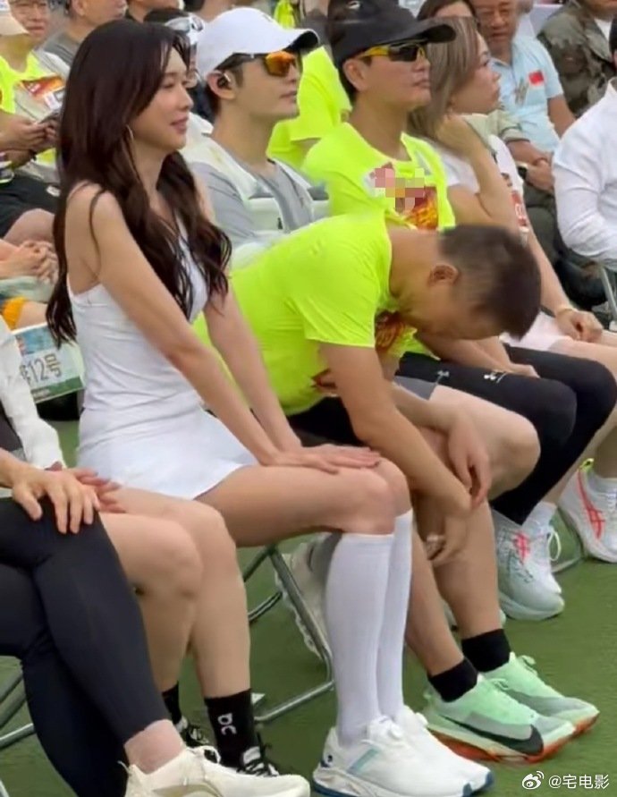 黄晓明黄宗泽林志玲阿sa同框  四位一起参加马拉松活动，状态一个比一个能打，完全