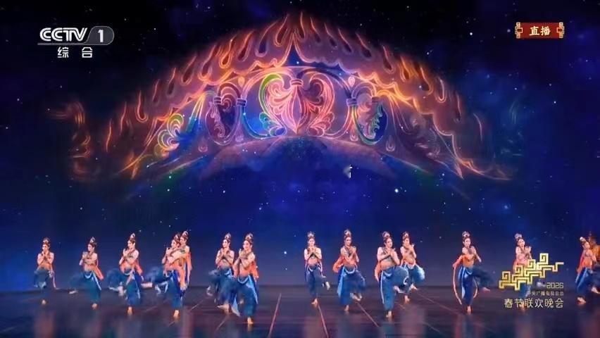 舞剧龟兹丝路古韵 谁懂啊舞剧龟兹这段有多震撼，群舞整齐又灵动，天衣飞扬间龟兹盛景