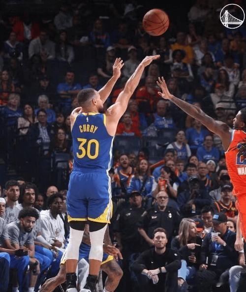 咱们回头复盘整个NBA的篮球发展史，真的必须承认库里的划时代影响力！

在库里登