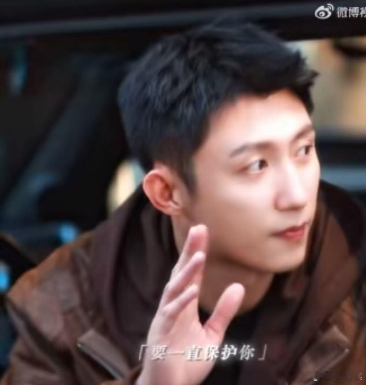 《冬至》绝绝子，黄景瑜直接被甜成萨摩耶！瞧他那盯着女友的眼神，满是依赖与深情，活