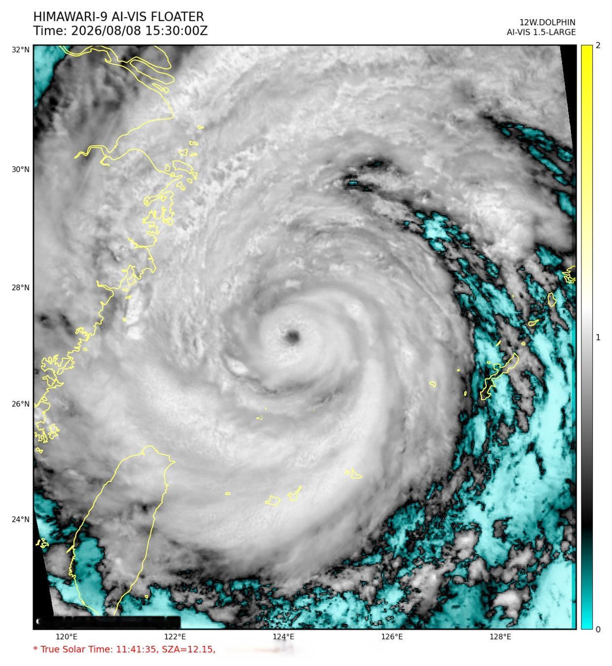 【白海豚台风眼一闭一睁】8月8日，深夜台风又“睁眼”了，这是白海豚漫长生命史中第