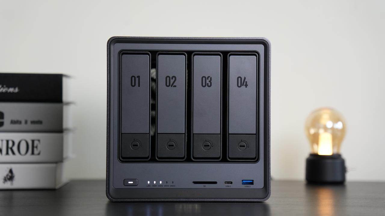 NAS在此之前一直觉得我还用不到，直到我工作做自媒体后才知道用NAS真的很香，像