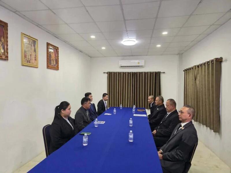 由東泰双方高层代表共同主持，東方代表团由柬边境总委员会秘书处主席杨柏拉德率领;泰