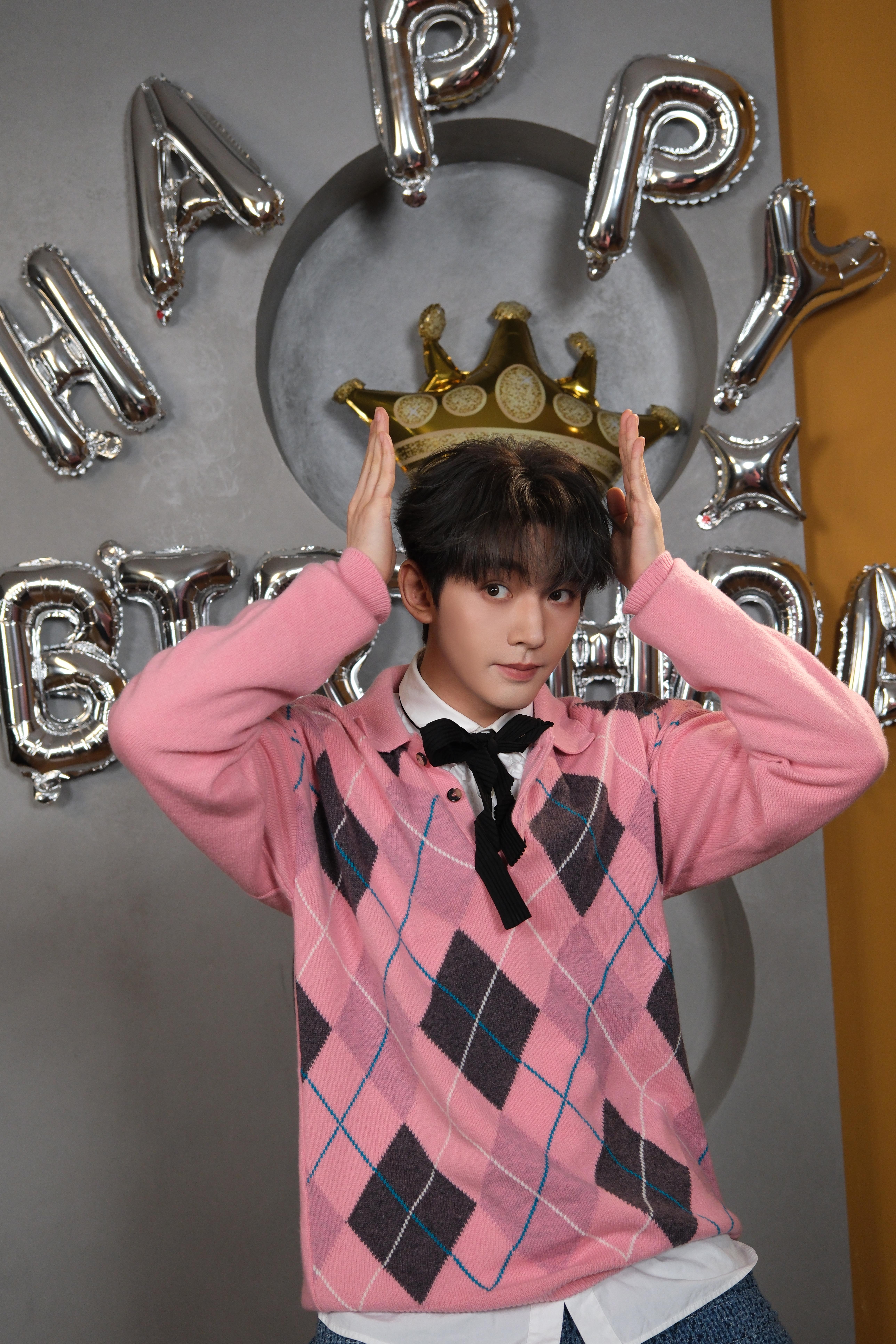 我宝宝萌成这样 太可爱了啊啊啊啊 我亲亲