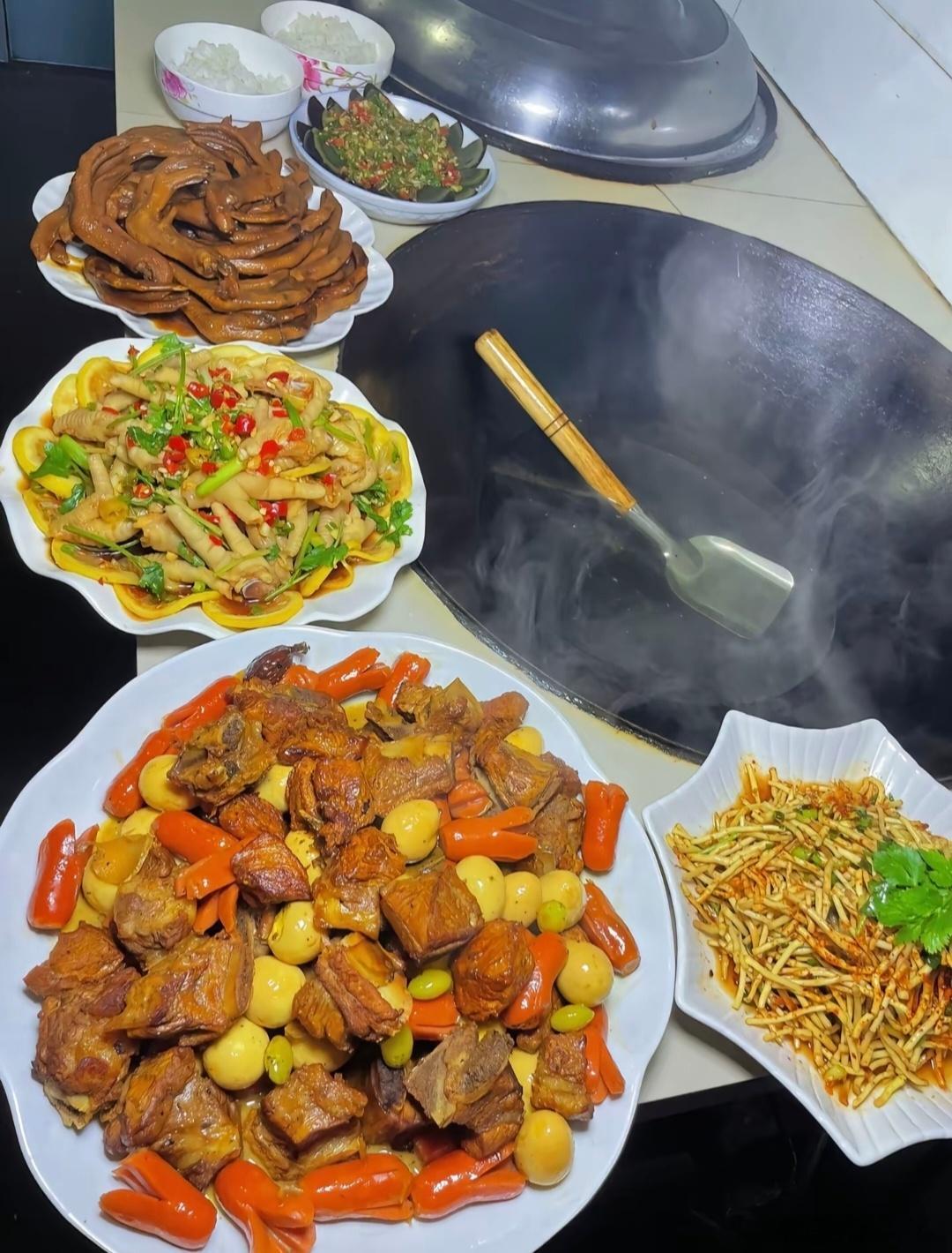 三个字让我爸做了一辈子饭 记事起到现在家里就一直是我爸做饭，因为他做饭做得好吃，
