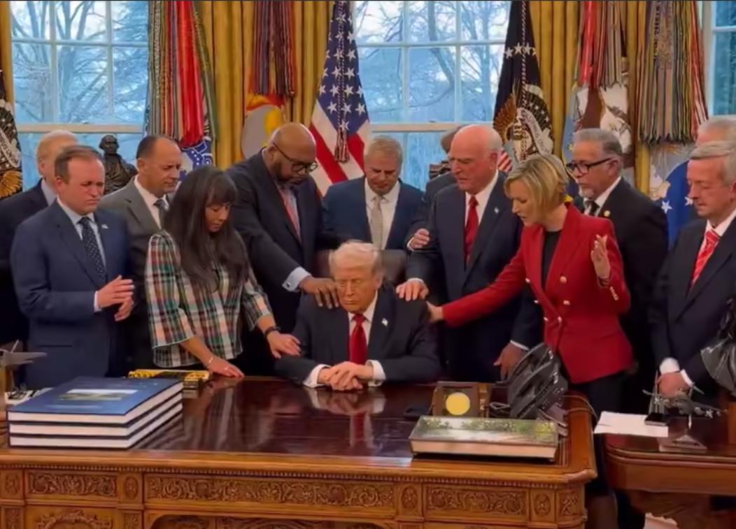 真服了，一场残酷的战争，硬生生被美国和以色列打成了喜剧。
战争，打了七天，特朗普