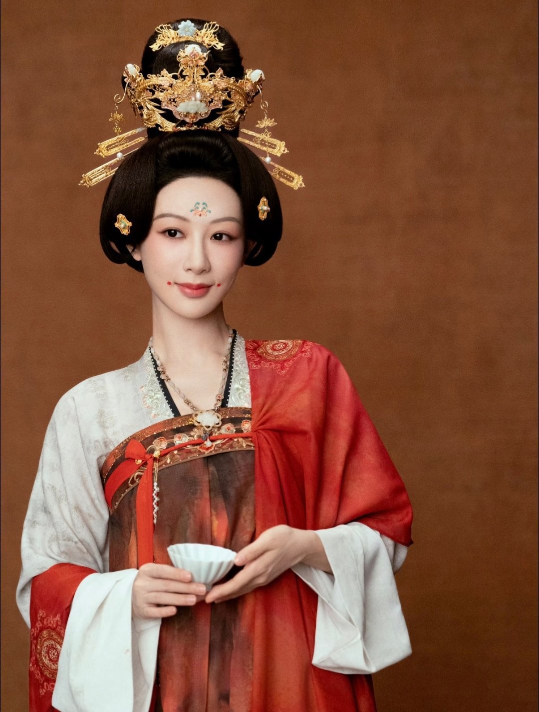 杨紫内娱伟大的养成系 杨紫在片场那种拼命和敬业的态度真的没得说，零下二十多度实拍