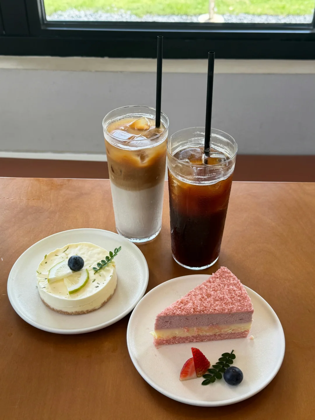 下午茶就位🥤🍰