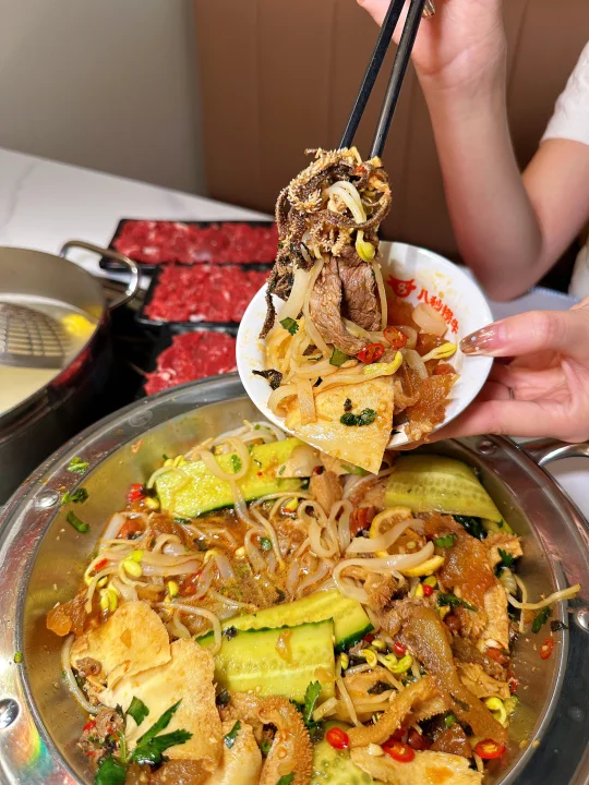 「八秒捞牛」🔥人均40+狂炫现切牛肉