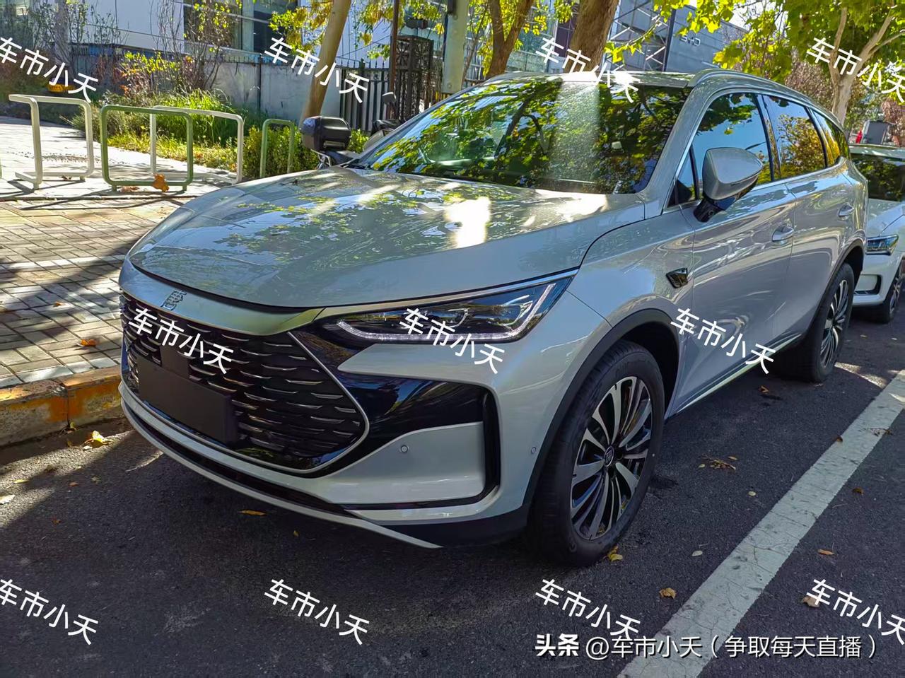 提车日记：比亚迪唐提车

今天给广东的小伙伴提了一辆比亚迪唐新能源，配置是202