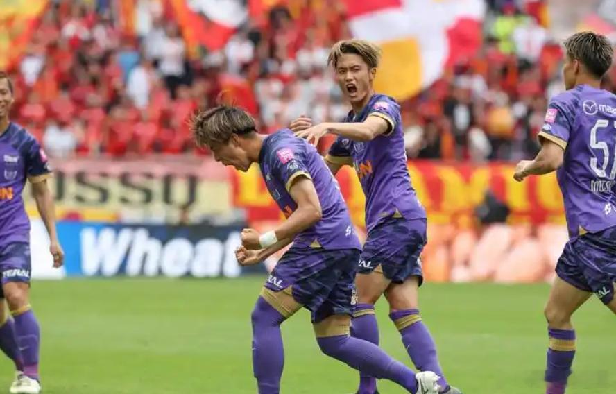 澳超独角戏 奥克兰FCvs悉尼FC 奥克兰能否顺利拿下延续良好势头？早场精选三场