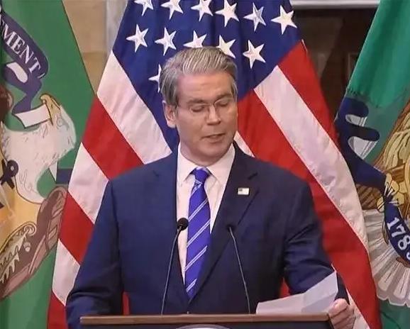 不是小道消息！美国财长贝森特公开对我们进行警告，力度更大了！
就在动身前往马来西