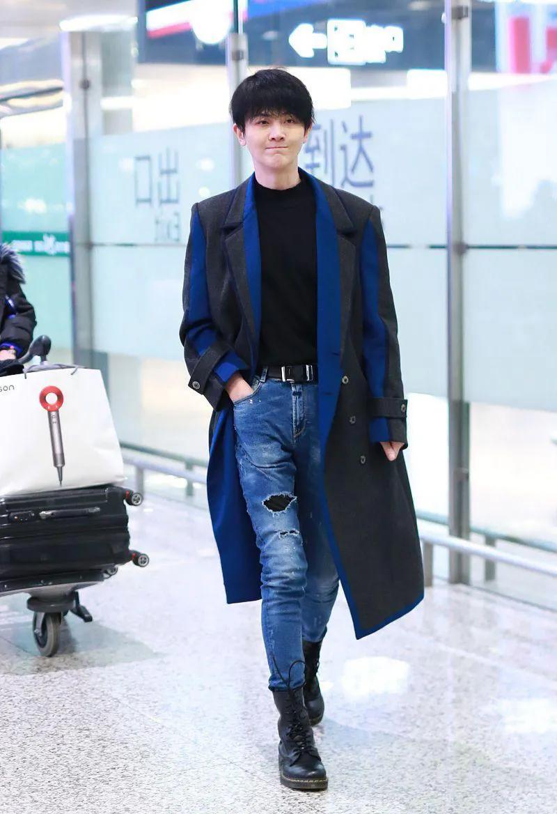 现实生活中的二皇子刘端端，比《庆余年》里的造型，要更帅气一点！不过，拥有杀马特发