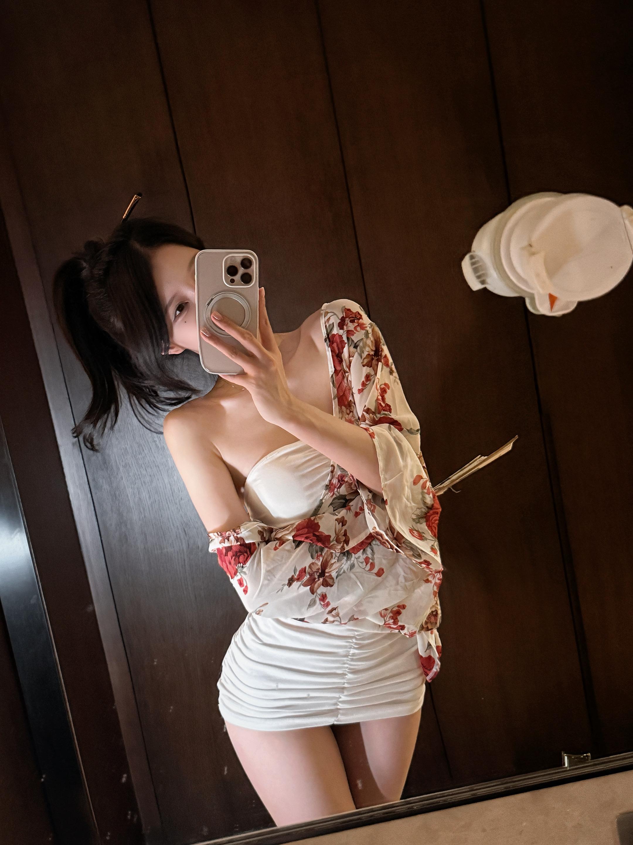 你也牵过手，是左手牵右手