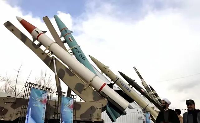 伊朗的导弹很厉害，美国又不缺石油，为啥还要执意打伊朗呢？难道不怕翻车？
美国在北