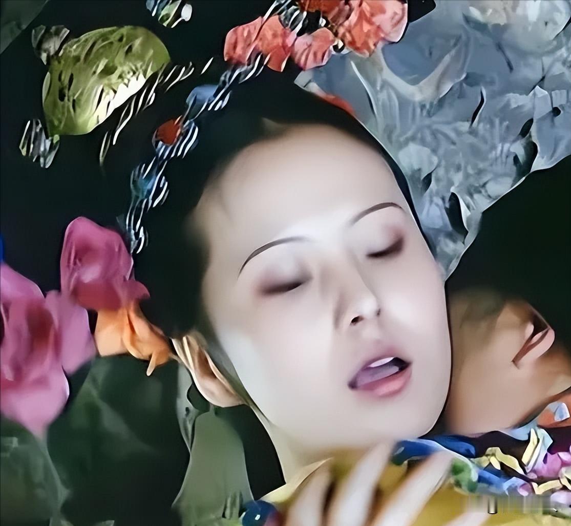 1710年，雍正喝了一碗公鹿血，很快便浑身燥热，欲火焚身。为了强压这团烈火，他拉