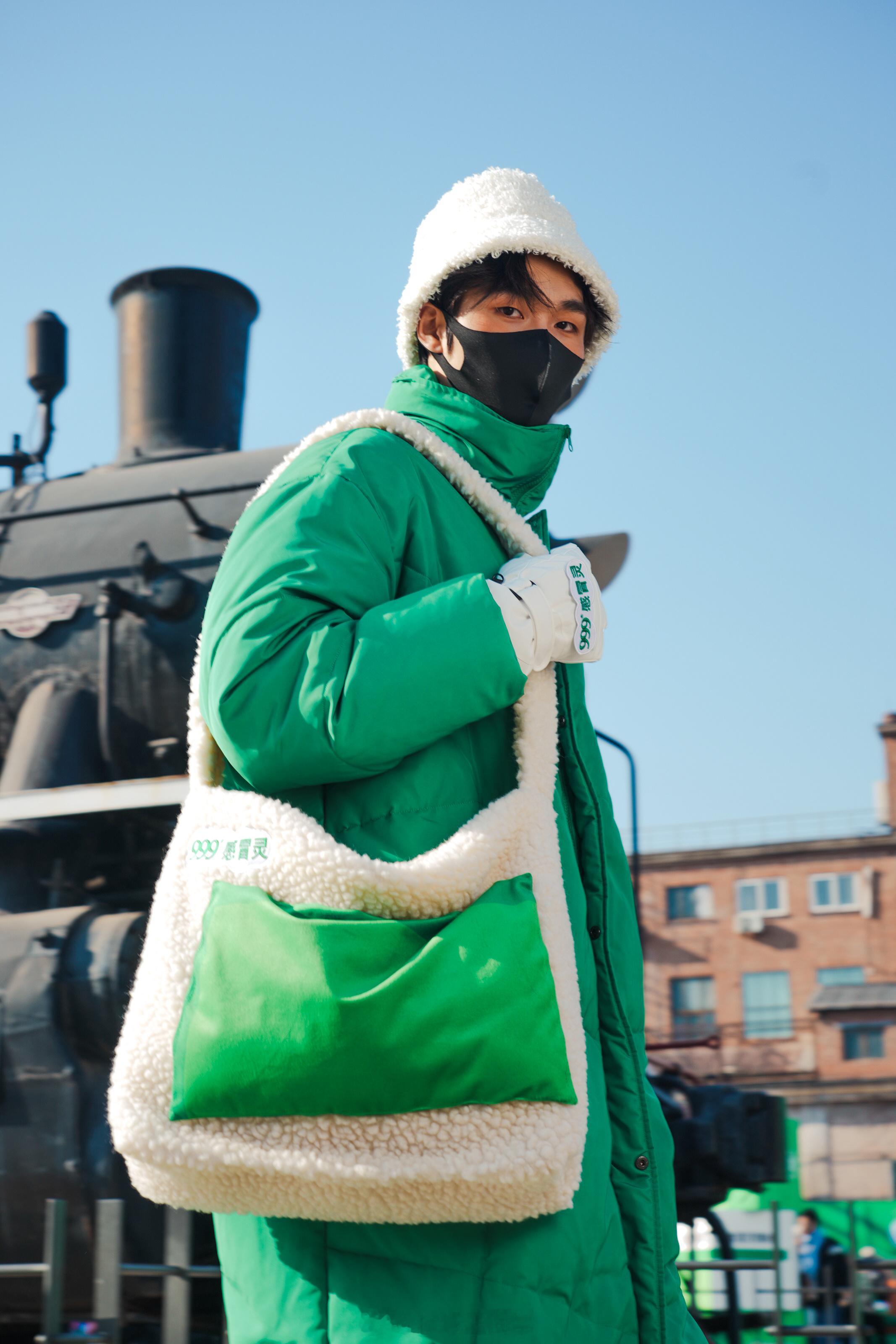 冬天大家都喜欢选择去哈尔滨、漠河这种有雪的地方旅游，去年冬天我也去了一趟哈尔滨，