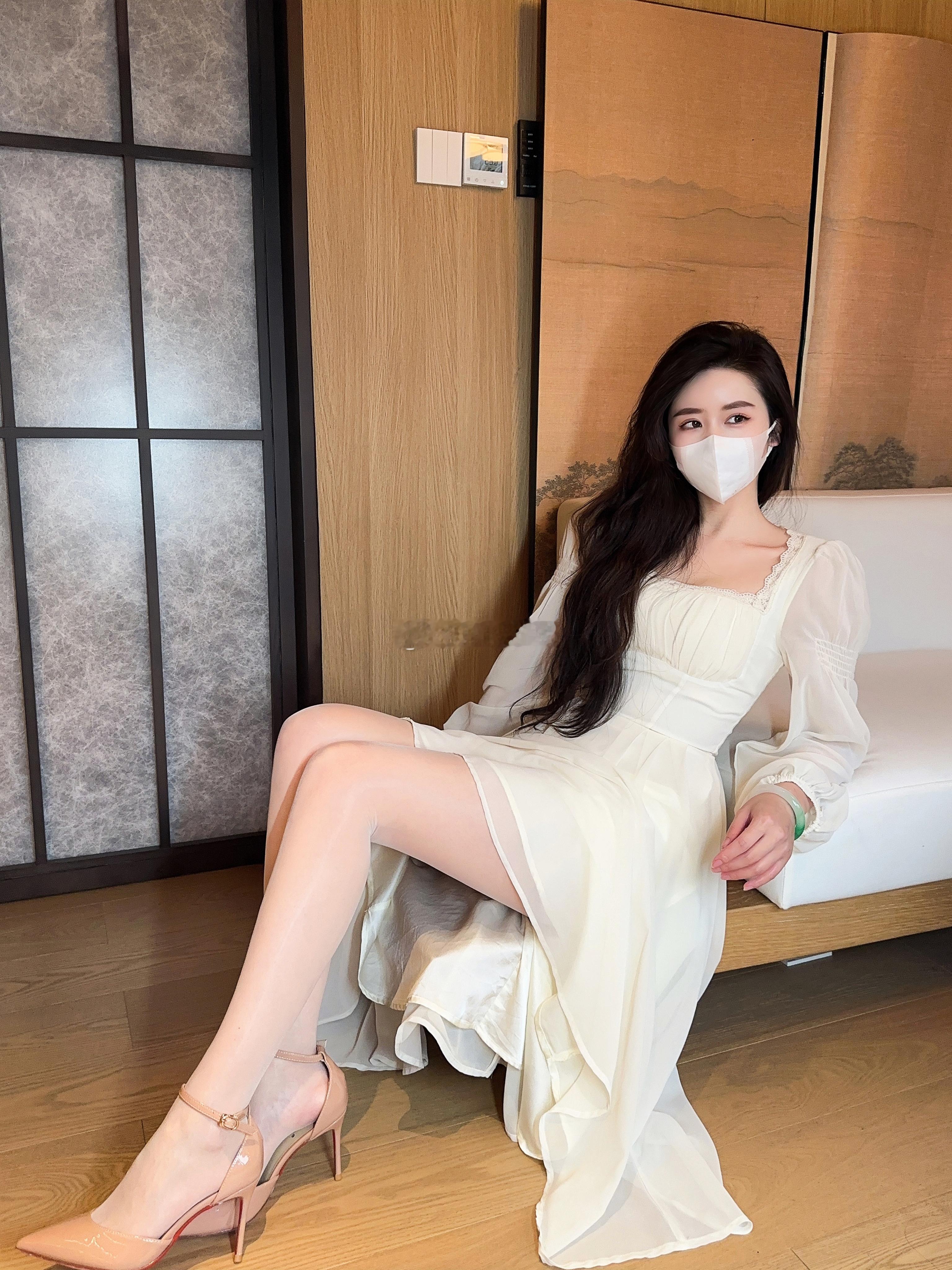 今天的白，是梦中情白 ​​​