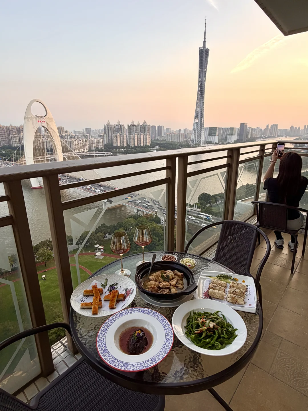 广州你以为很贵，实际很便宜的江景漂亮饭🥂