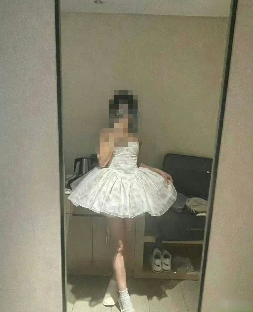 求！穿这个参加朋友婚礼合适吗！ 