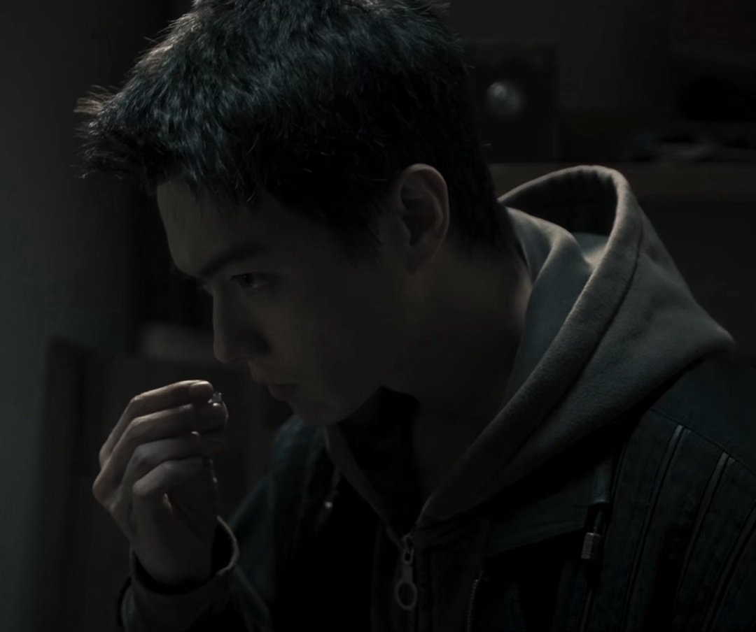 崩溃的爸伤心的妈难以回头的他 短暂的逃脱不过是饮鸩止渴，陈辉的人生列车已经彻底失