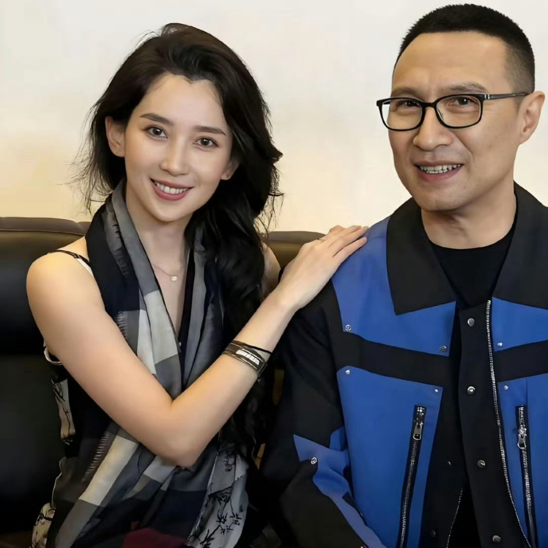 森林北否认与汪峰分手看这样子，估计是汪峰又要发新歌了。不过这家伙找对象的眼光真不