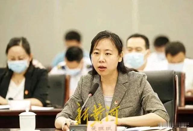 因“赋红码”事件被处分的女官员
改任郑州文旅局党组书记，官方回应
回应如下：8月