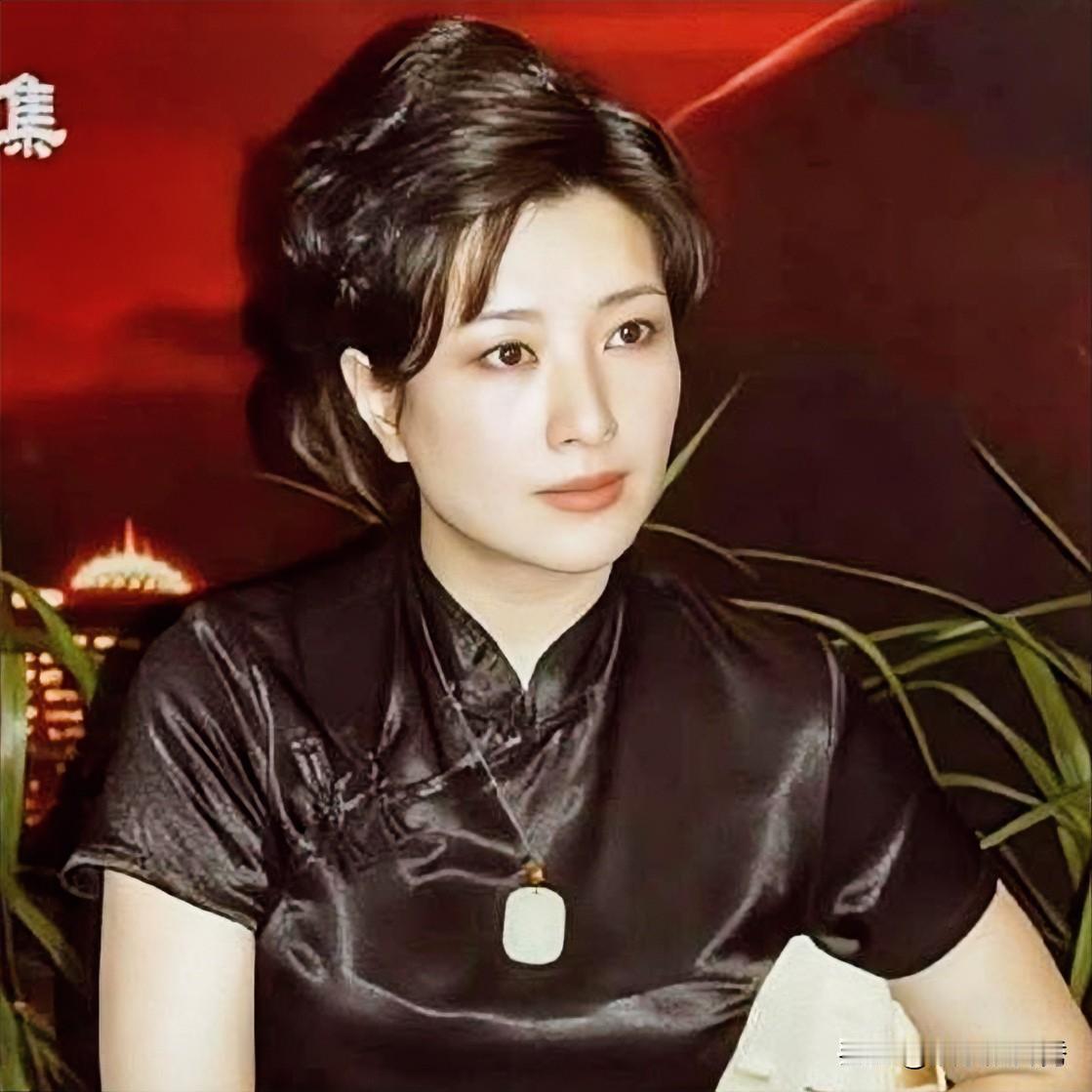 她是最“特别”的女演员，颜值不输许晴，怎么就是没有火起来呢？

她五官精致，脸上